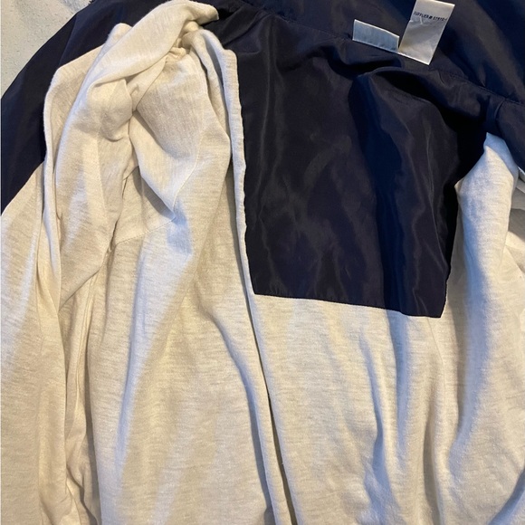 Great for spring, and fall!  Navy/Gold Jacket. Size Medium - Picture 4 of 8